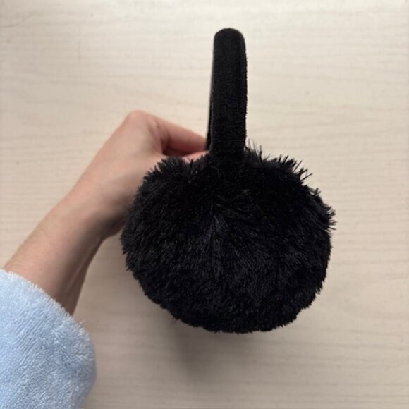 Black Earmuffs - Picture 3 of 4